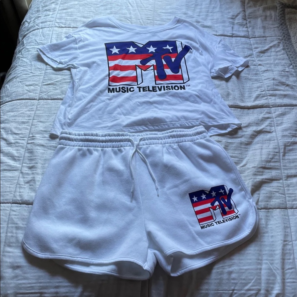 MTV white lounge PJ Set size large